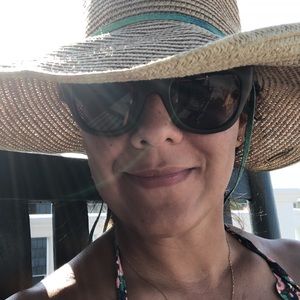 Meet your Posher, Leyla